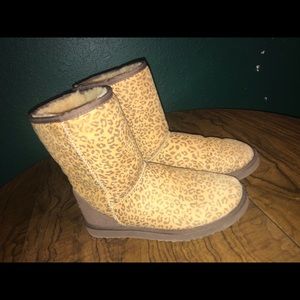 Short cheetah print ugg Australia